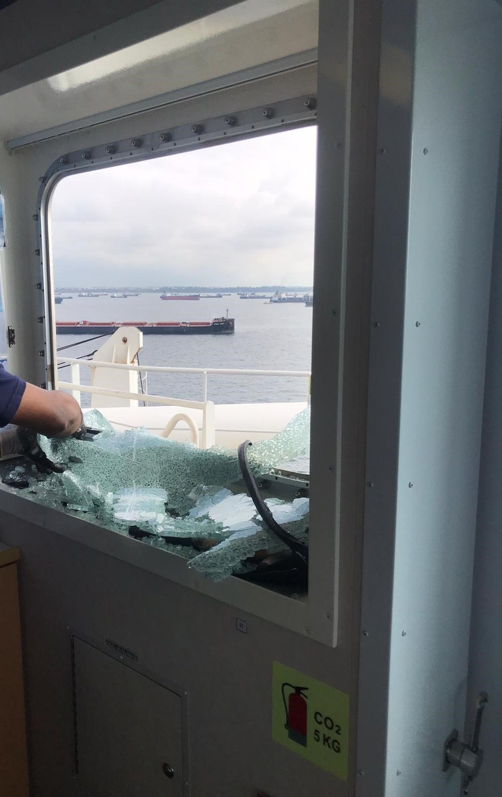 Window glass renewal works